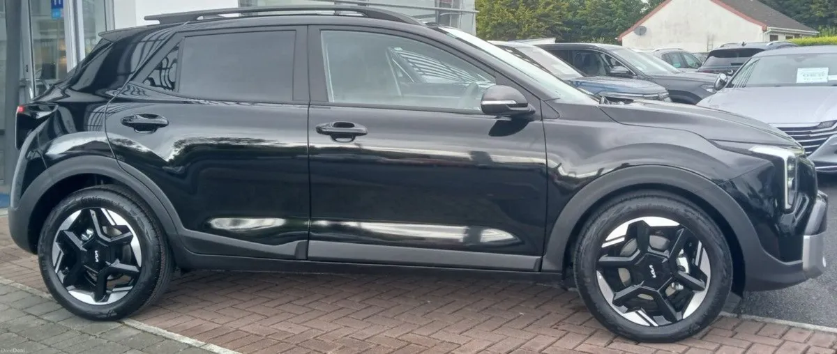Kia Stonic K2 **SAT NAV, REAR VIEW CAMERA, HEATED - Image 2