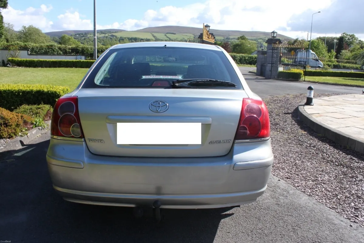 Toyota Avensis 2.0 D-4D Aura, 2006 - Image 2