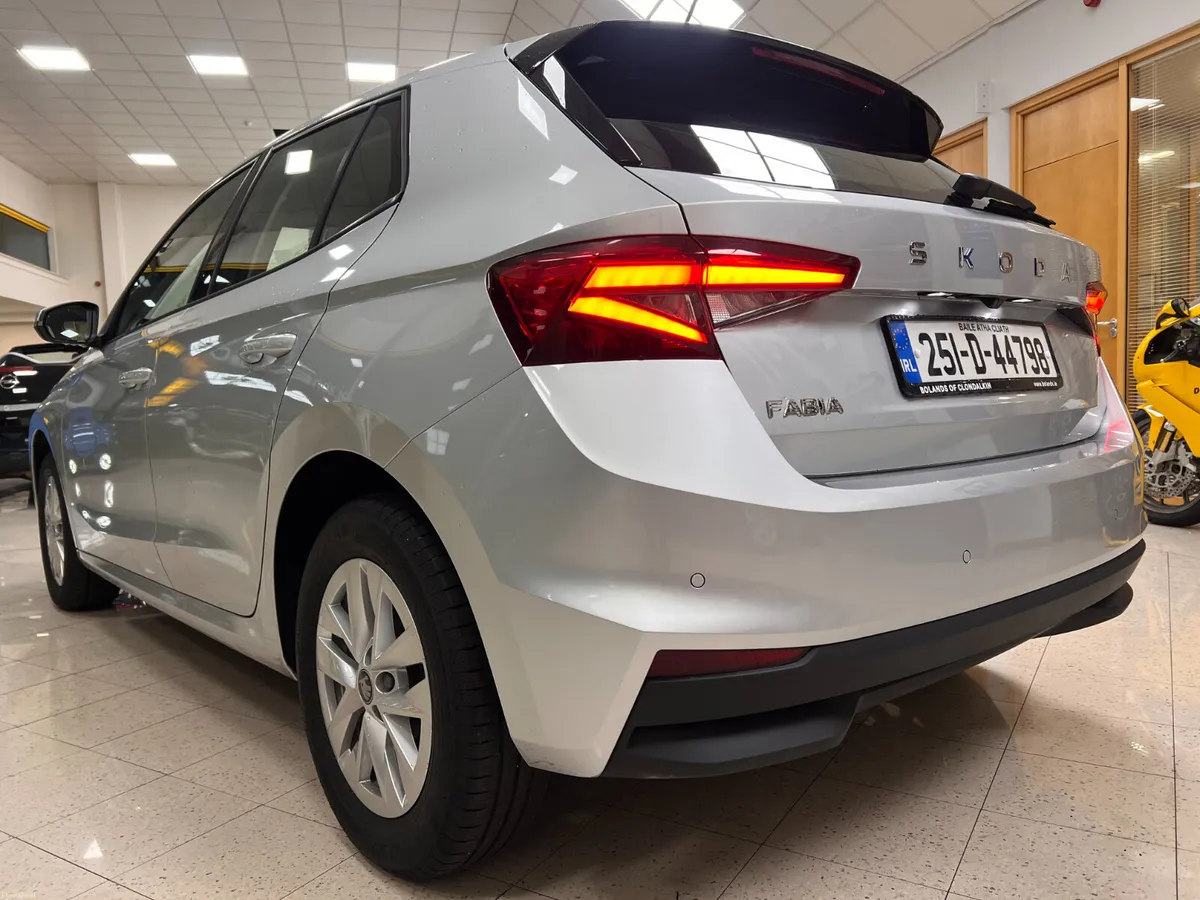 ONLY 8775Kms As New SELECTION TSI High Spec www.bo - Image 2