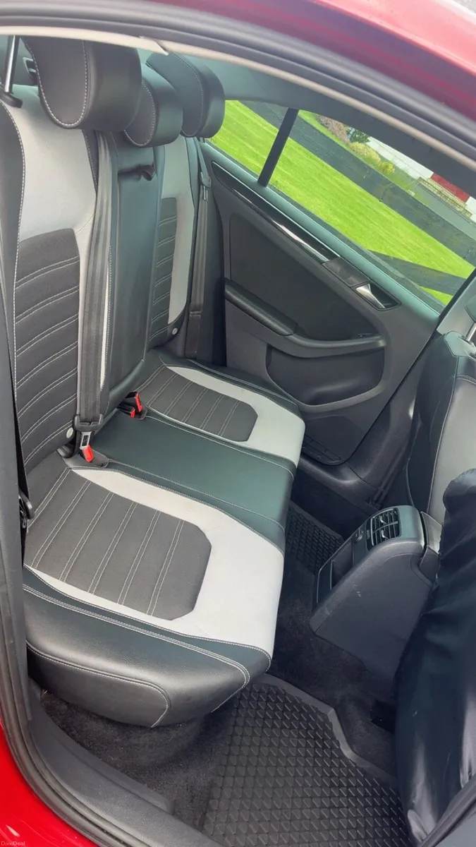 Volkswagen Jetta - Image 6