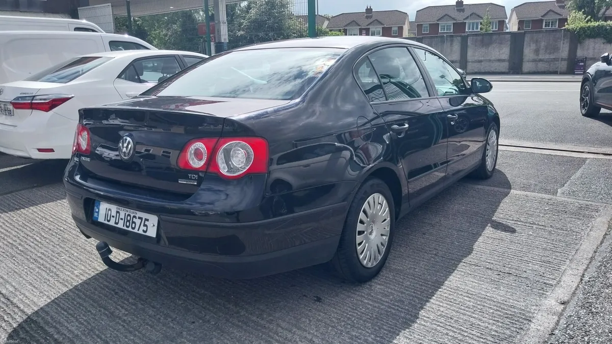 Volkswagen Passat 2010 - Image 4