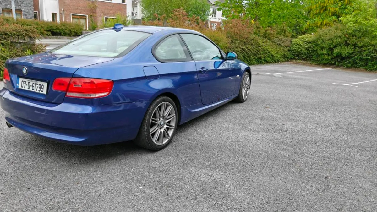 2007 BMW E92 320i - Image 2