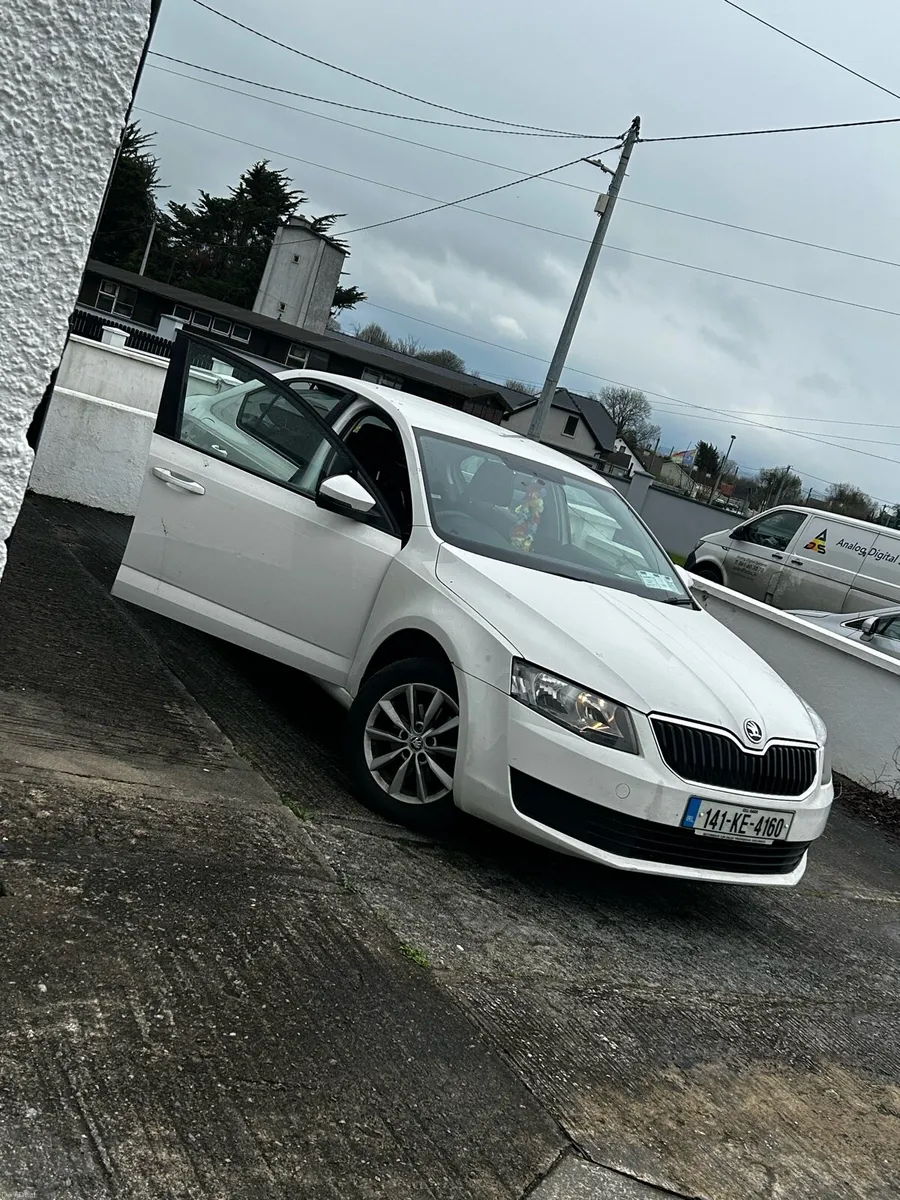 141 Skoda Octavia - Image 2