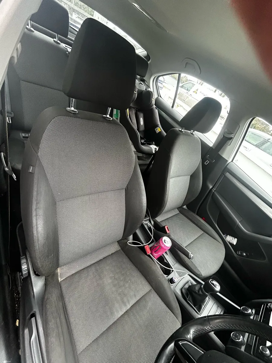 141 Skoda Octavia - Image 4
