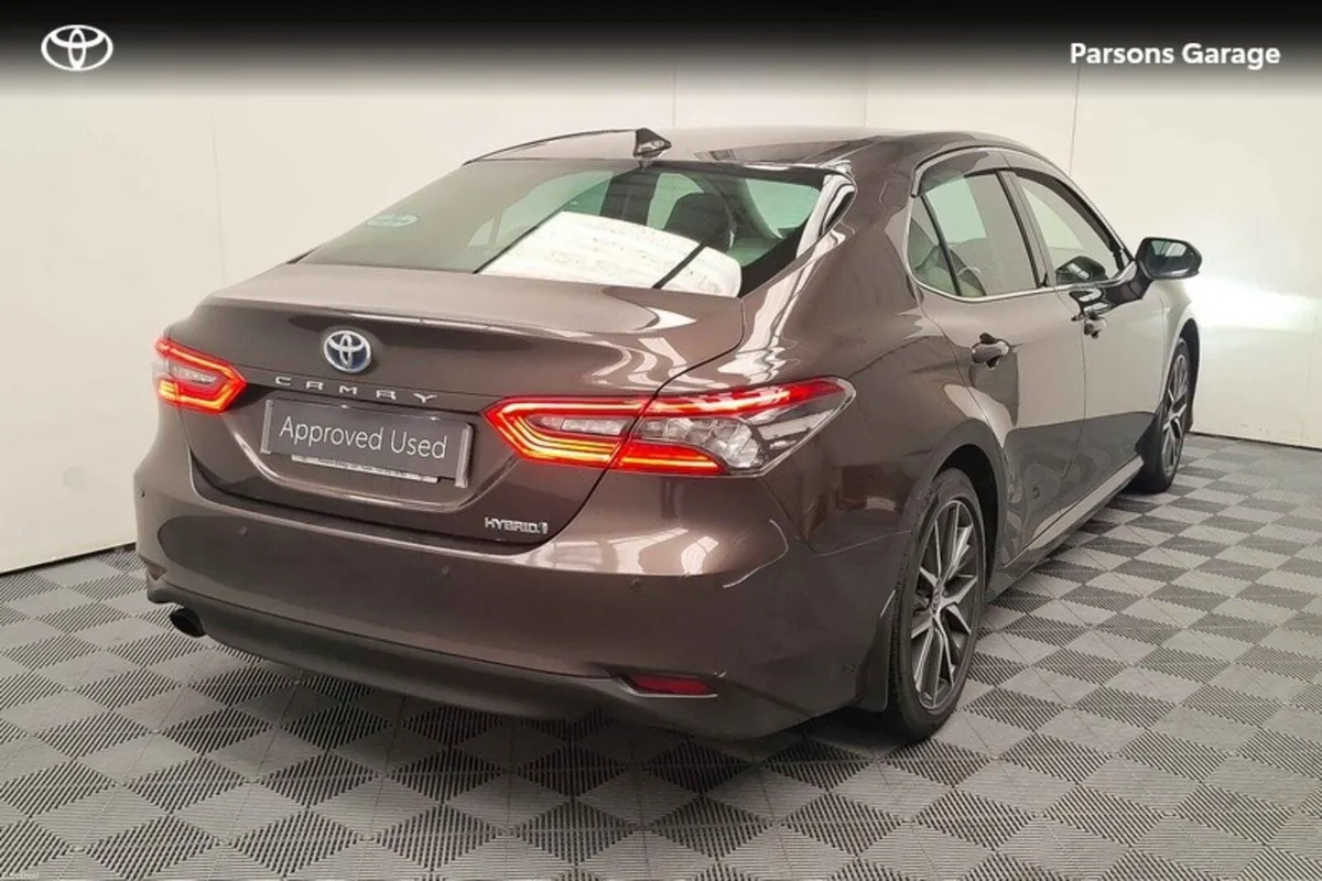 Toyota Camry 2.5 - Image 2