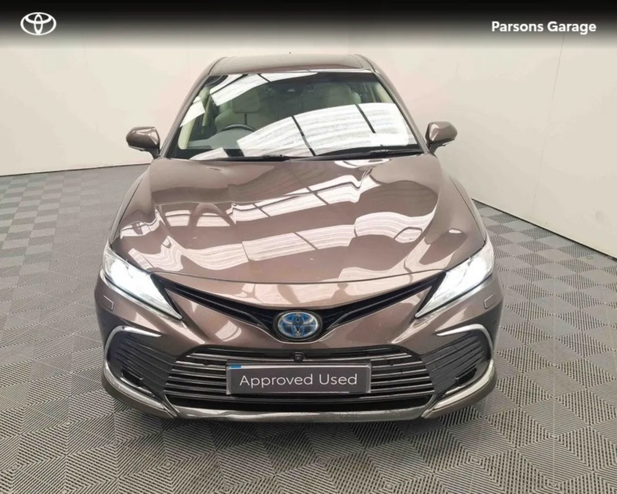 Toyota Camry Platinum Hybrid - Image 5