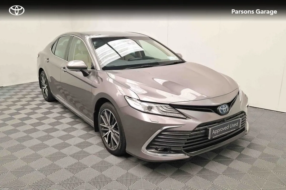 Toyota Camry 2.5 - Image 1