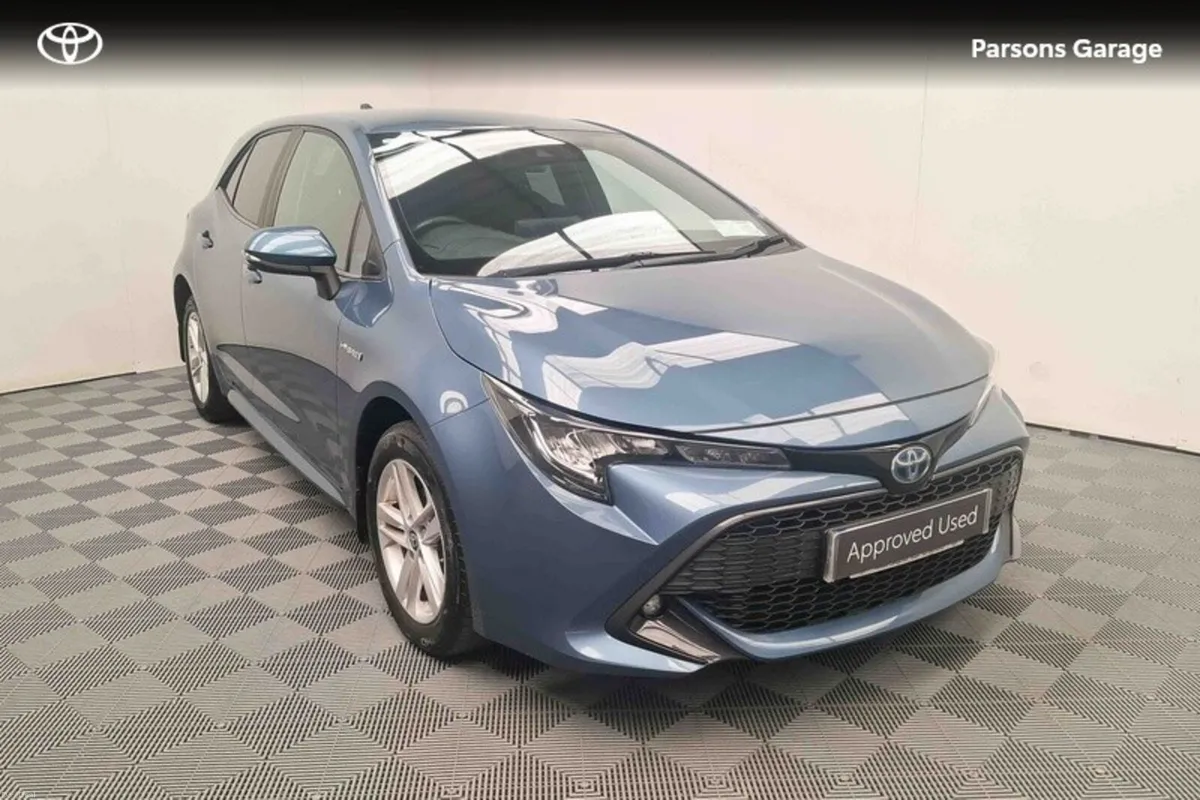 Toyota Corolla HYBRID LUNA H/B 4DR AUTO - Image 1