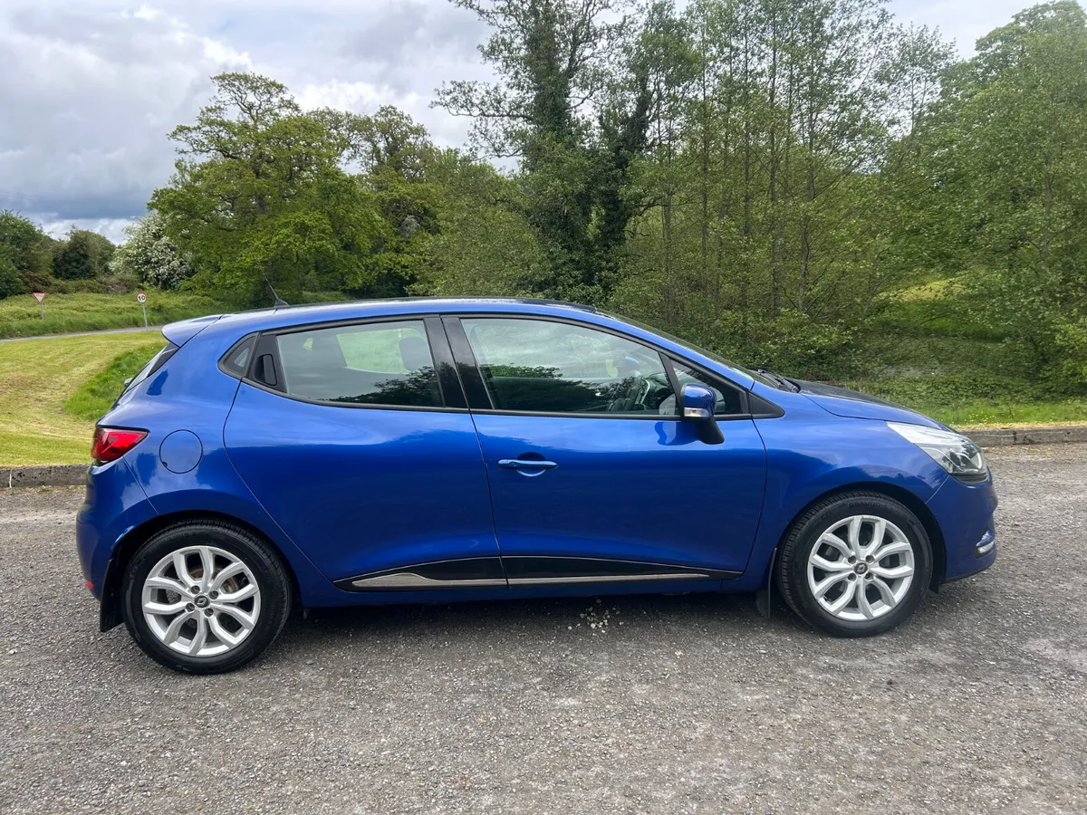 Renault Clio 2018, low mileage , cheap insurance - Image 3