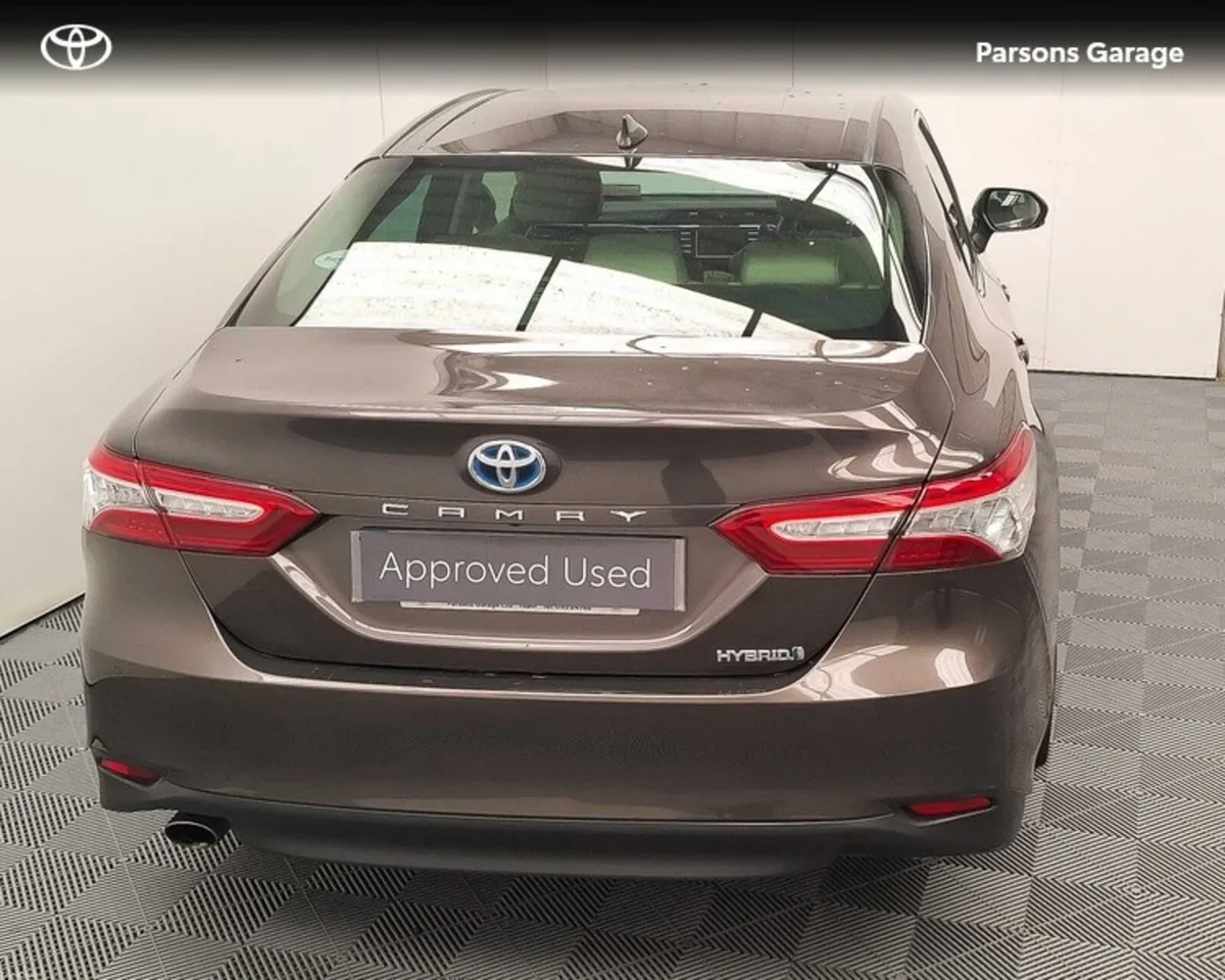 Toyota Camry HYBRID PLATINUM 4DR AUTO - Image 4