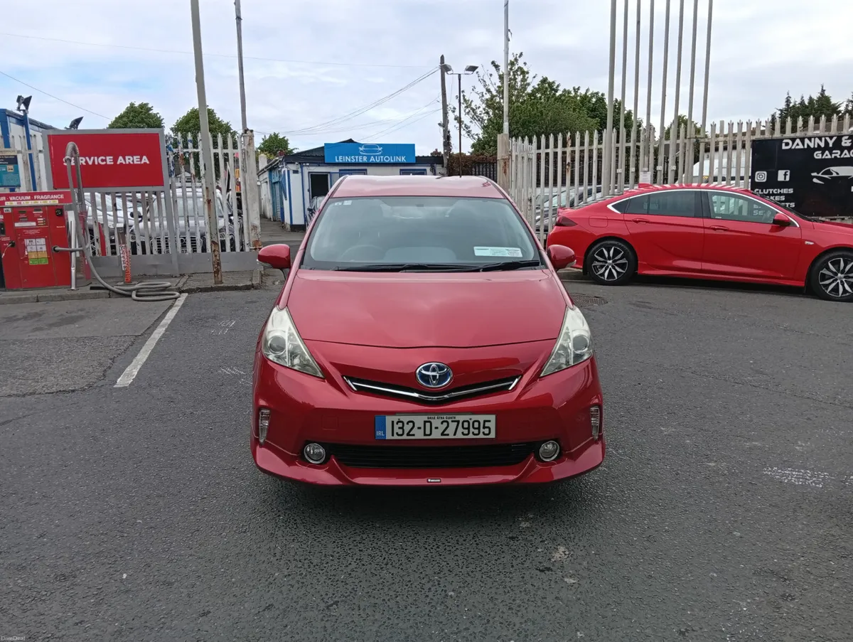 Toyota Prius hybrid 7 seater - Image 2