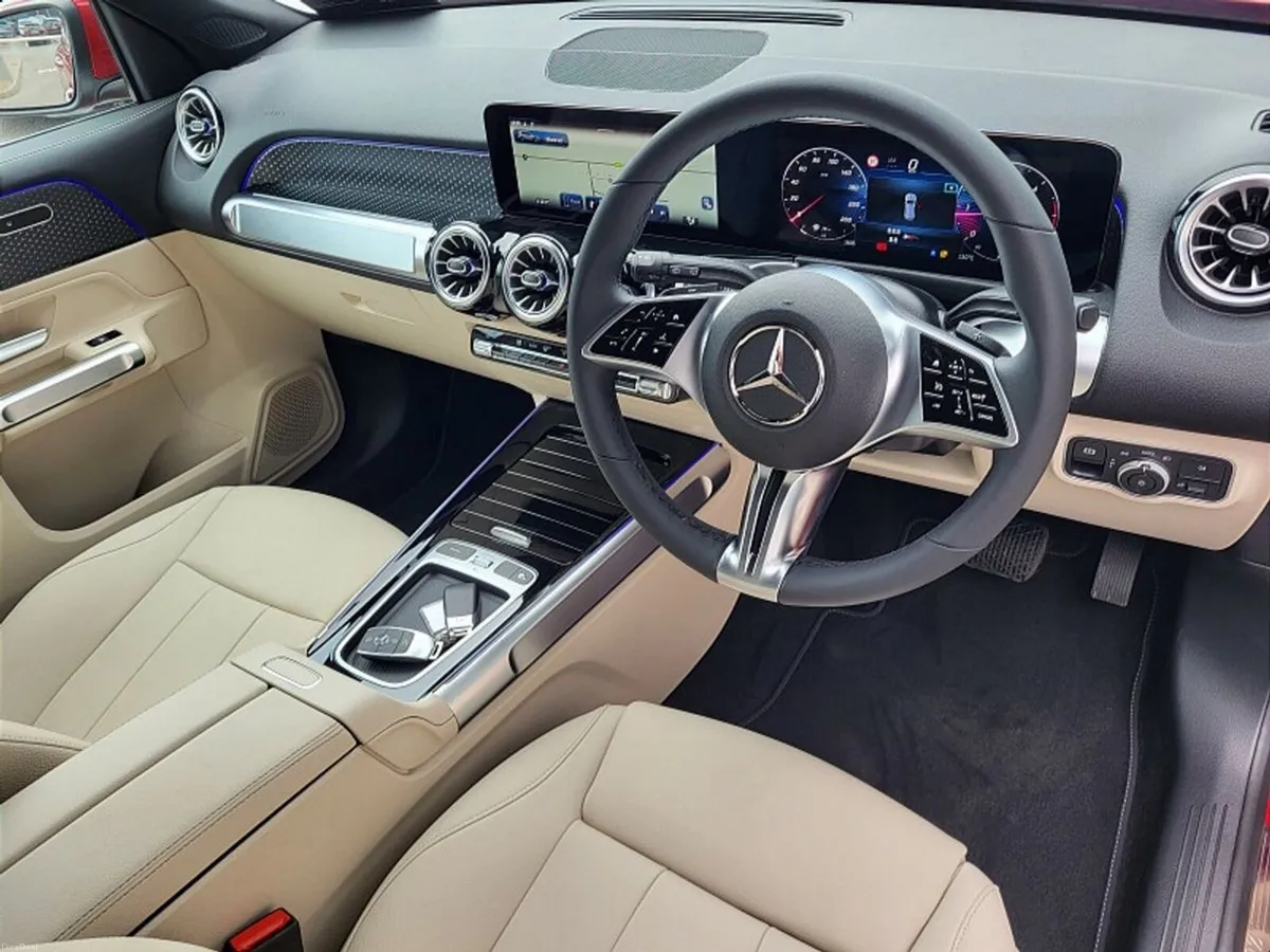 Mercedes-Benz GLB GLB200d Progressive AUTO (7 SEAT - Image 2