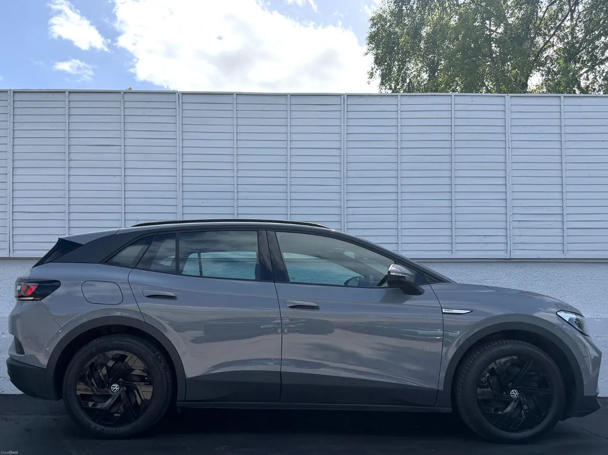 Volkswagen ID.4 2023 / LONG RANGE 77KWH PRO 200bhp - Image 2