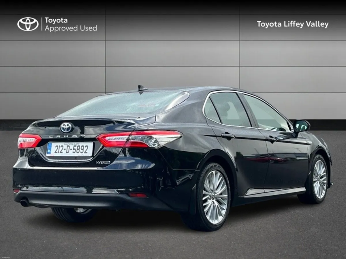 Toyota Camry CAMRY HYBRID PLATINUM - Image 2