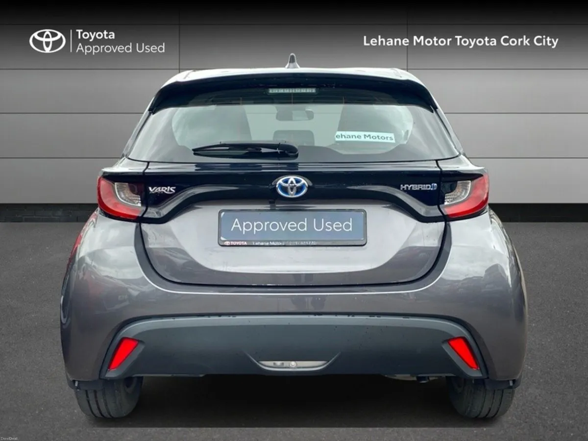 Toyota Yaris YARIS 1.5 HYBRID LUNA - Image 4