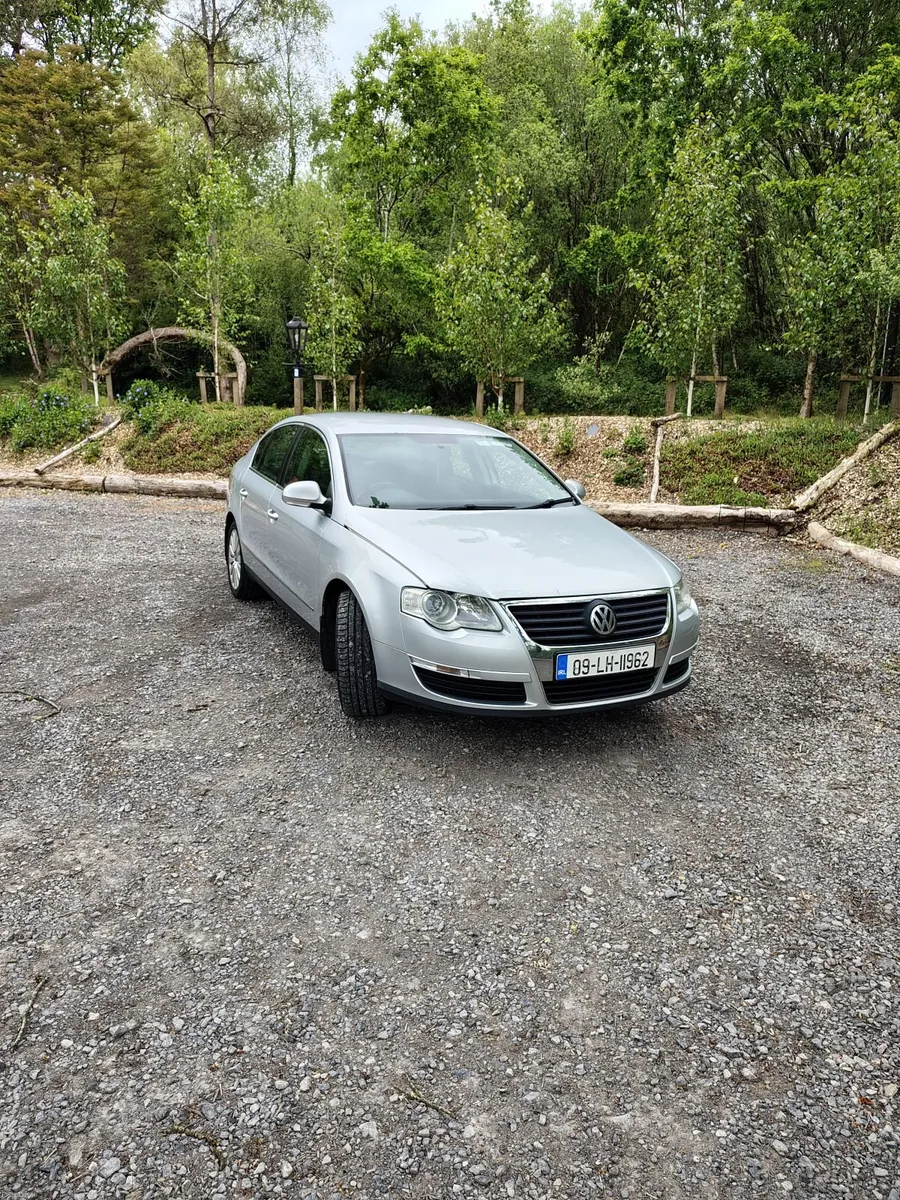 Volkswagen Passat 2009 - Image 1