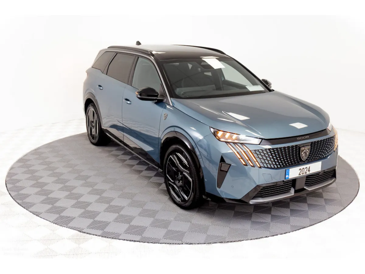 Peugeot 5008 E-GT 72kWh 210HP - 7 Seats - Image 1