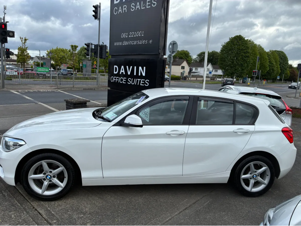 BMW 1-Series D SE BUSINESS 5DR - Image 2