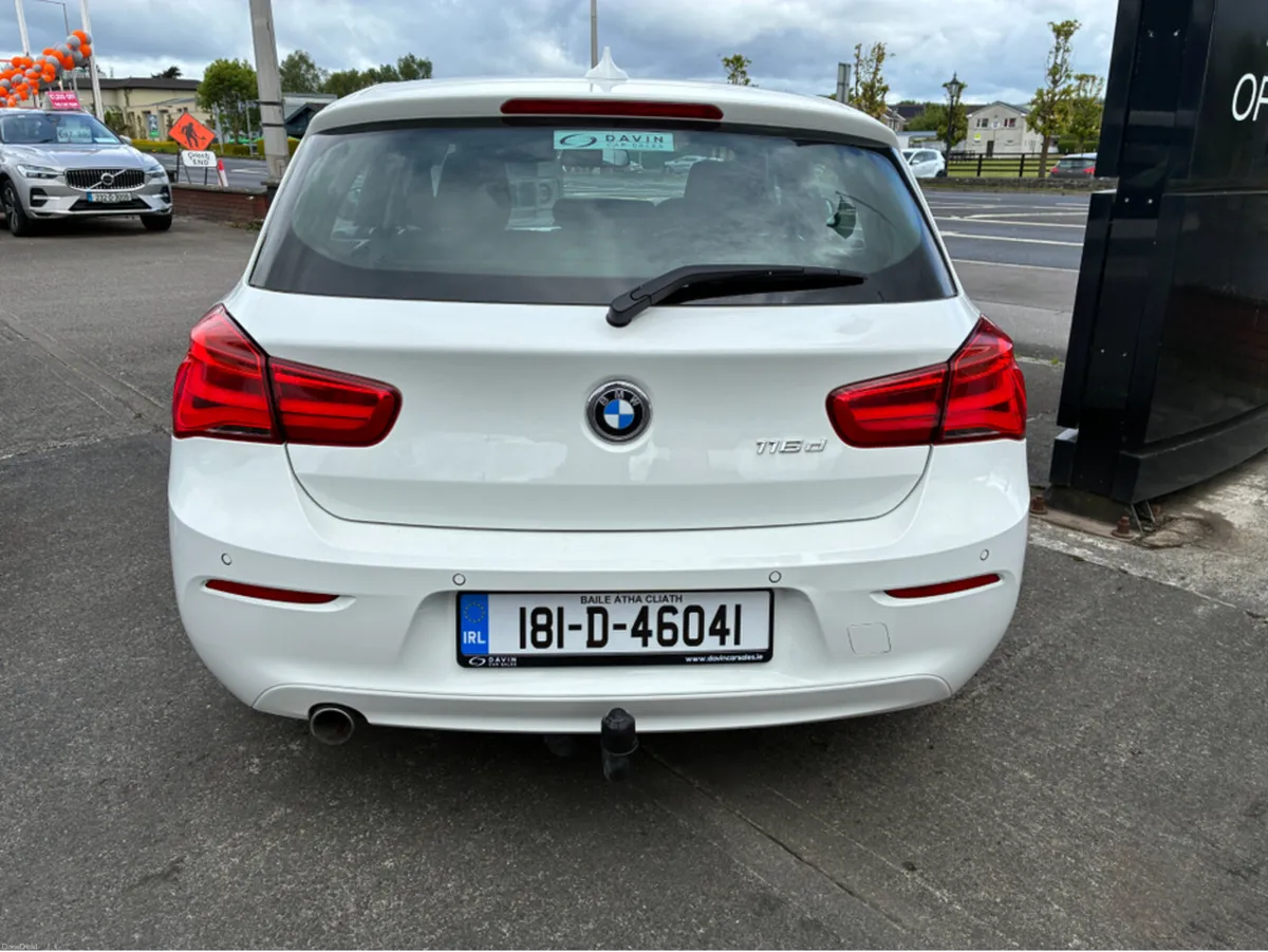 BMW 1-Series D SE BUSINESS 5DR - Image 4