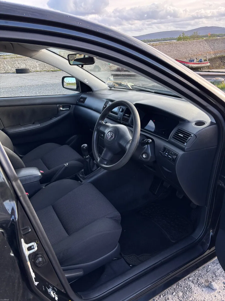 Toyota Corolla - Image 4