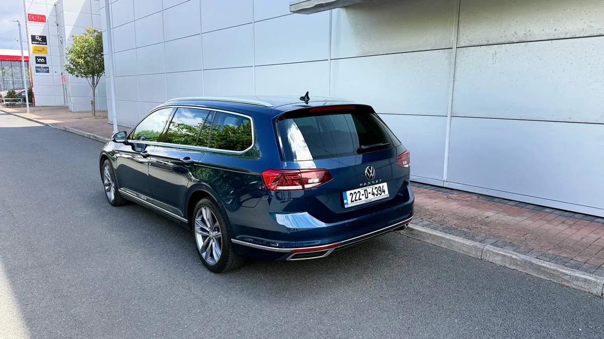 2022 Volkswagen Passat Elegance Auto - Image 2