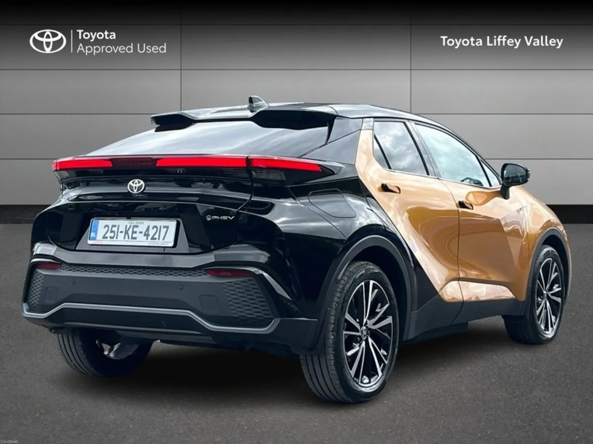 Toyota C-HR C-HR PHEV PREMIERE EDITION - Image 2