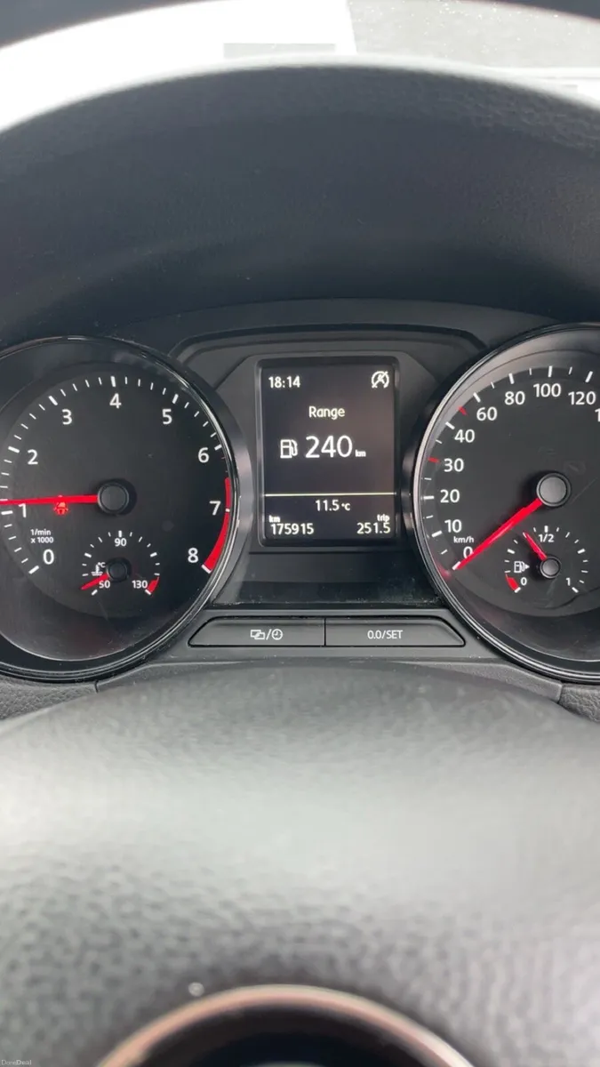 Volkswagen polo - Image 4
