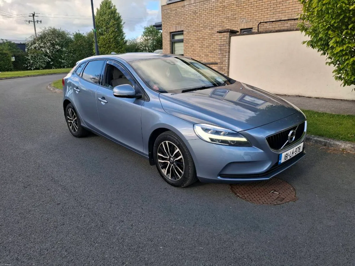2018 VOLVO V40 MOMENTUM 2.0DIESEL NCT 01/2028 * - Image 1