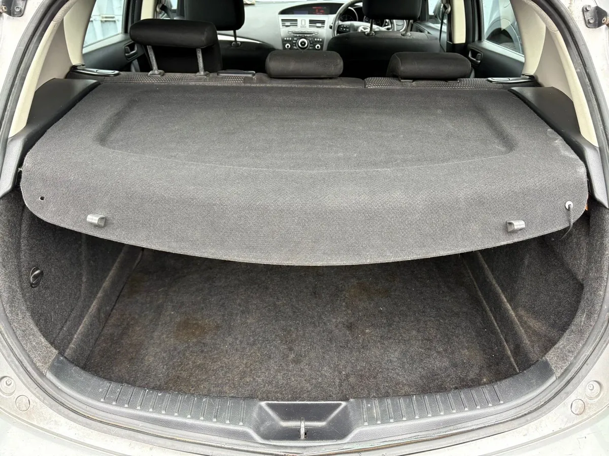 2012 Mazda 3 hatchback NCT expires December,2026 - Image 4