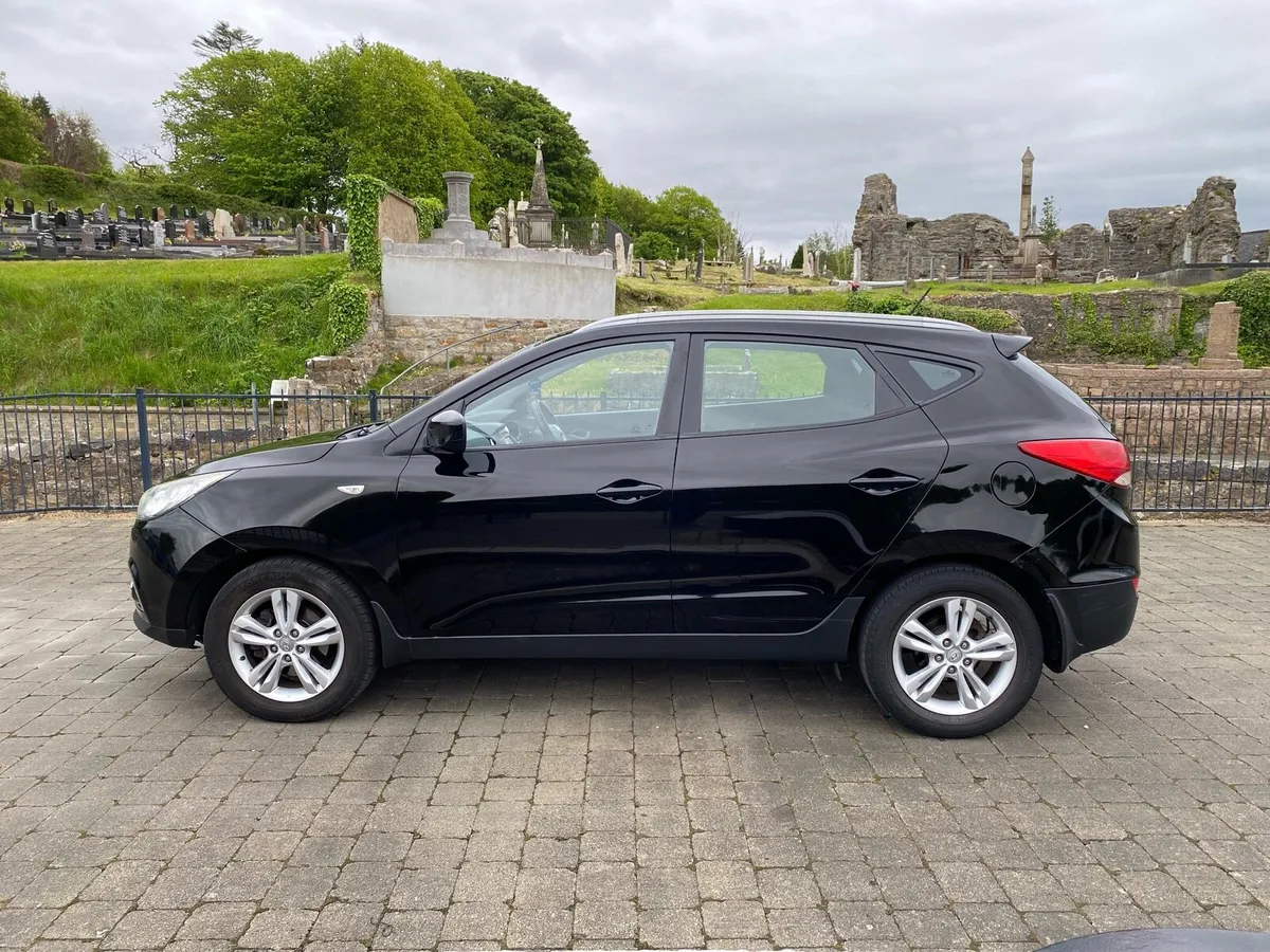 Hyundai IX35 LOW Mileage - Image 3