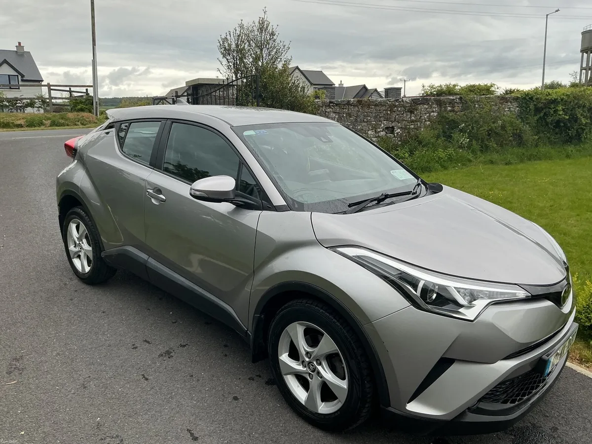 Toyota C-HR 2017 - Image 3