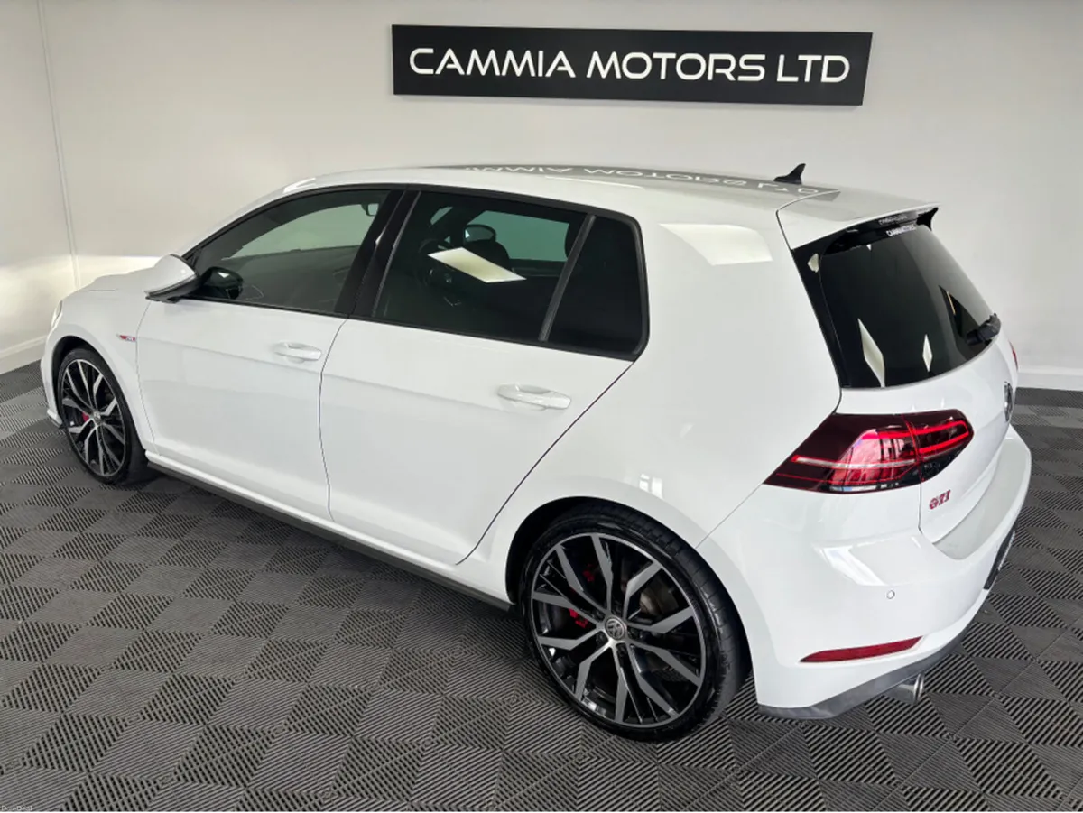 Volkswagen Golf VOLKSWAGEN GOLF GTI PERFORMANCE DS - Image 3