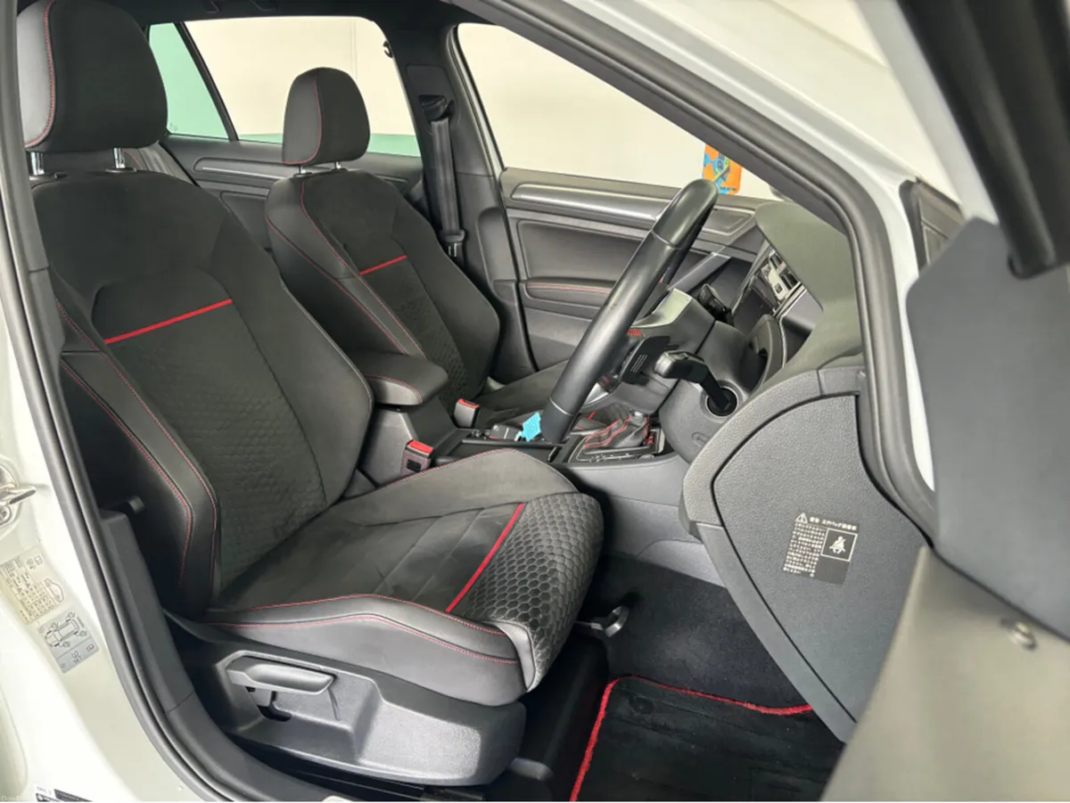 Volkswagen Golf VOLKSWAGEN GOLF GTI PERFORMANCE DS - Image 5
