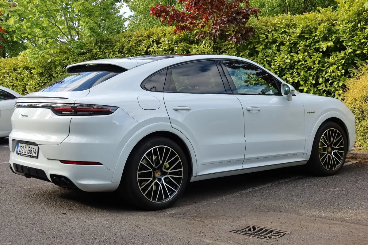 2022 (222-D) Porsche Cayenne Coupe E-Hybrid - 40k - Image 2