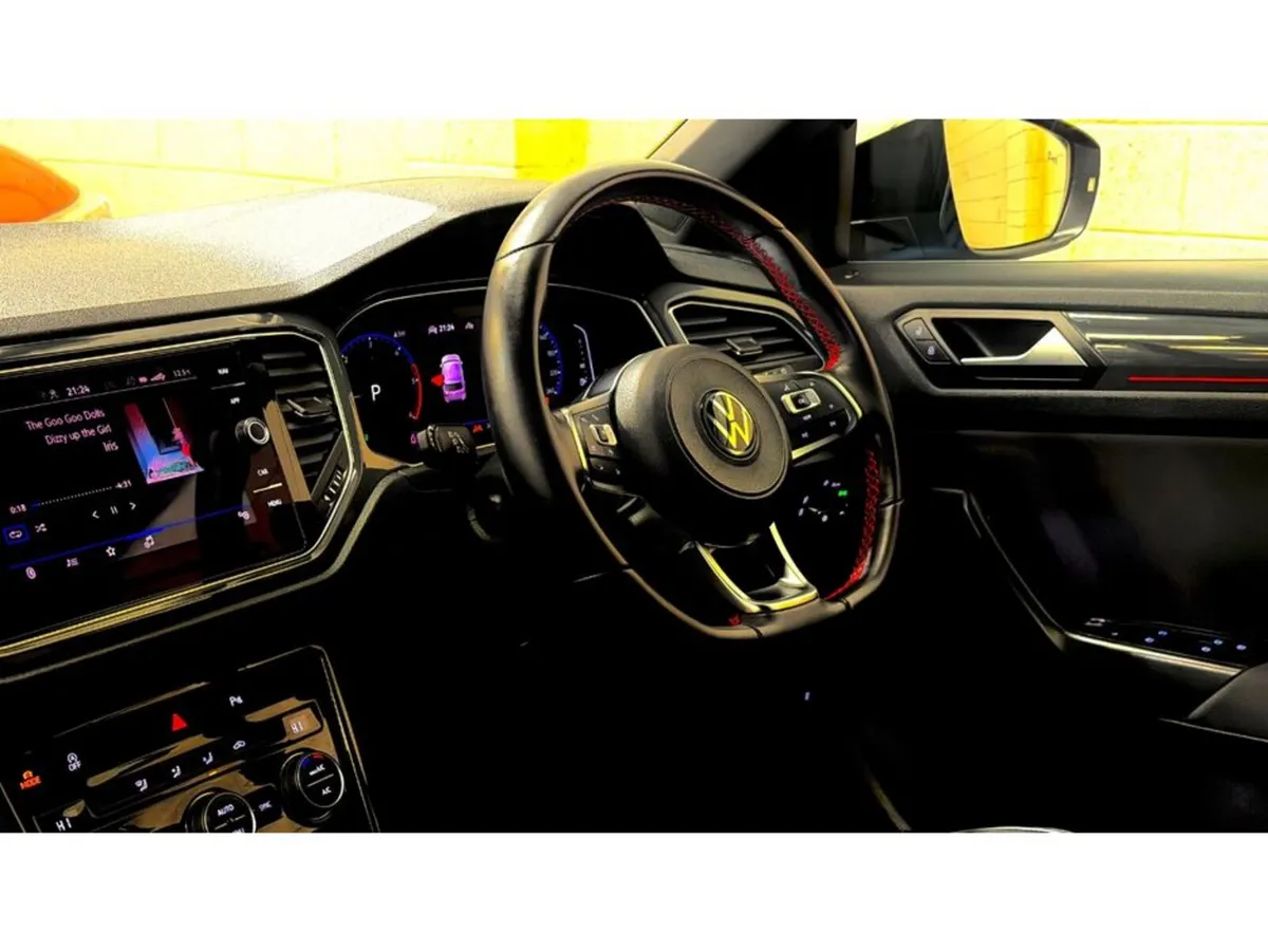 Volkswagen T-Roc TDI Sport - Image 2