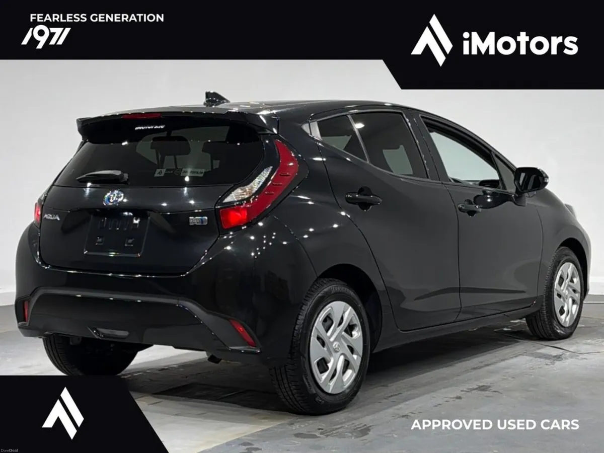 Toyota Aqua AUTOMATIC HYBRID X - Image 4