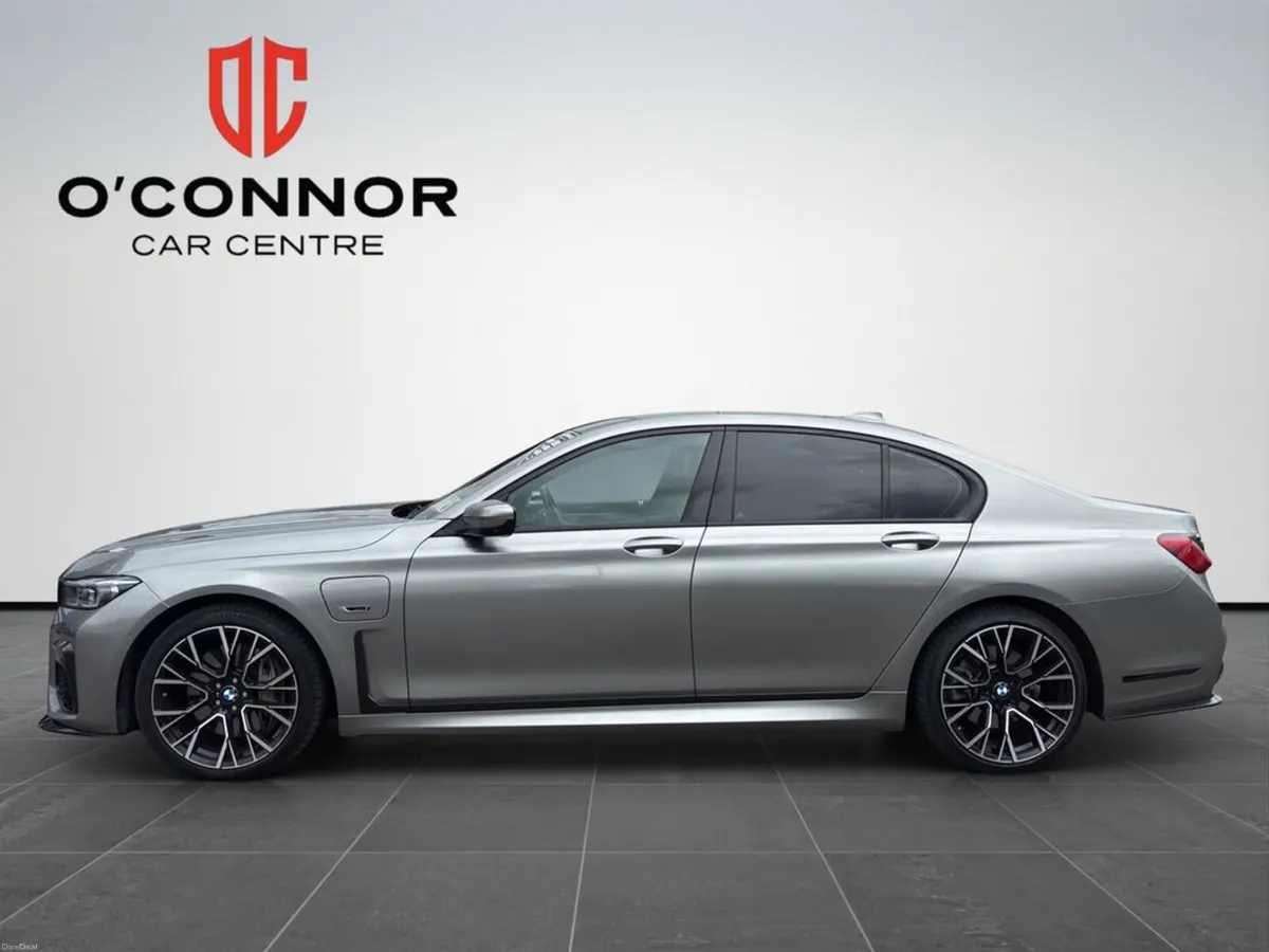 BMW 7-Series Feels like a private jet… just with m - Image 4