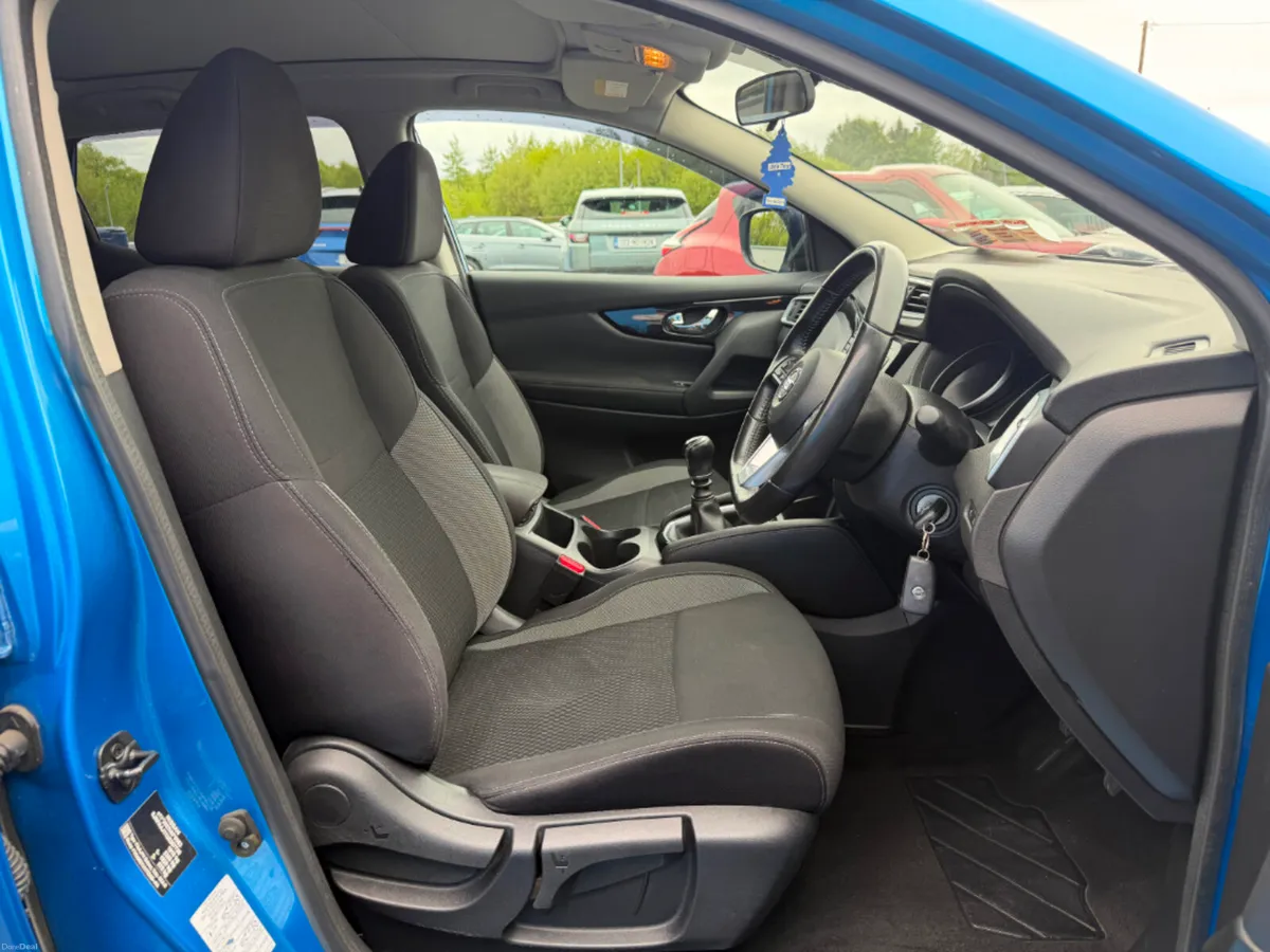 Nissan Qashqai 1.5 DCI Acenta 110PS 5DR * REVERSIN - Image 4