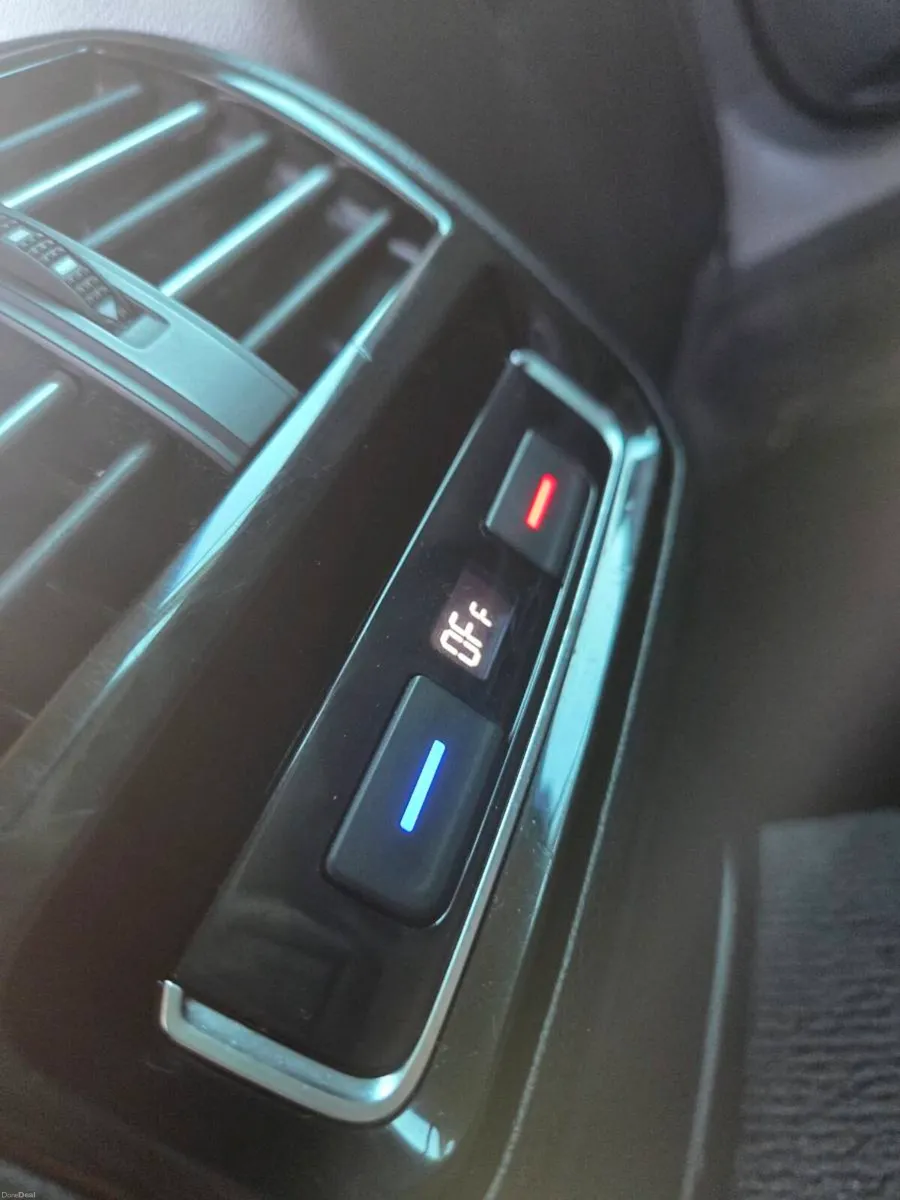 Volkwagen Passat - Image 5