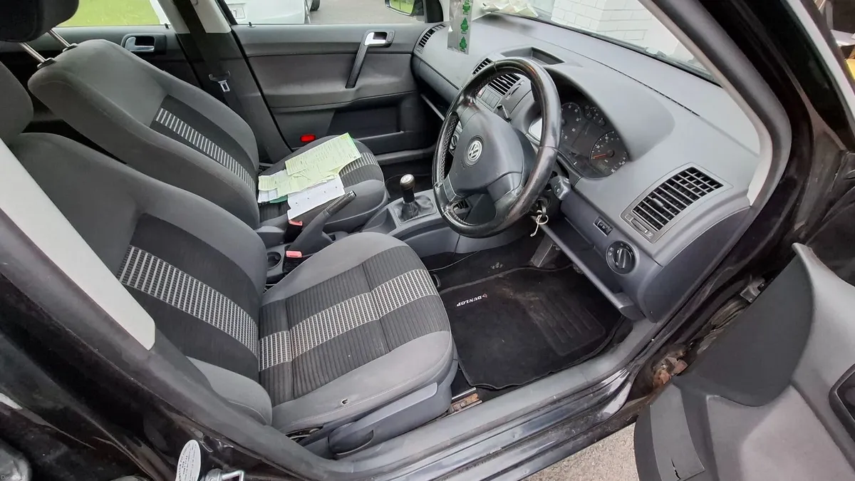 Volkswagen Polo 2009 - Image 2
