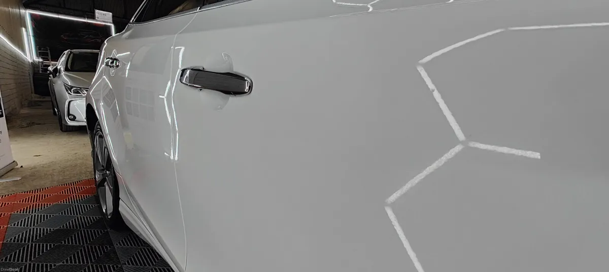 142 Volvo V40 1.6 Petrol Automatic - Image 3