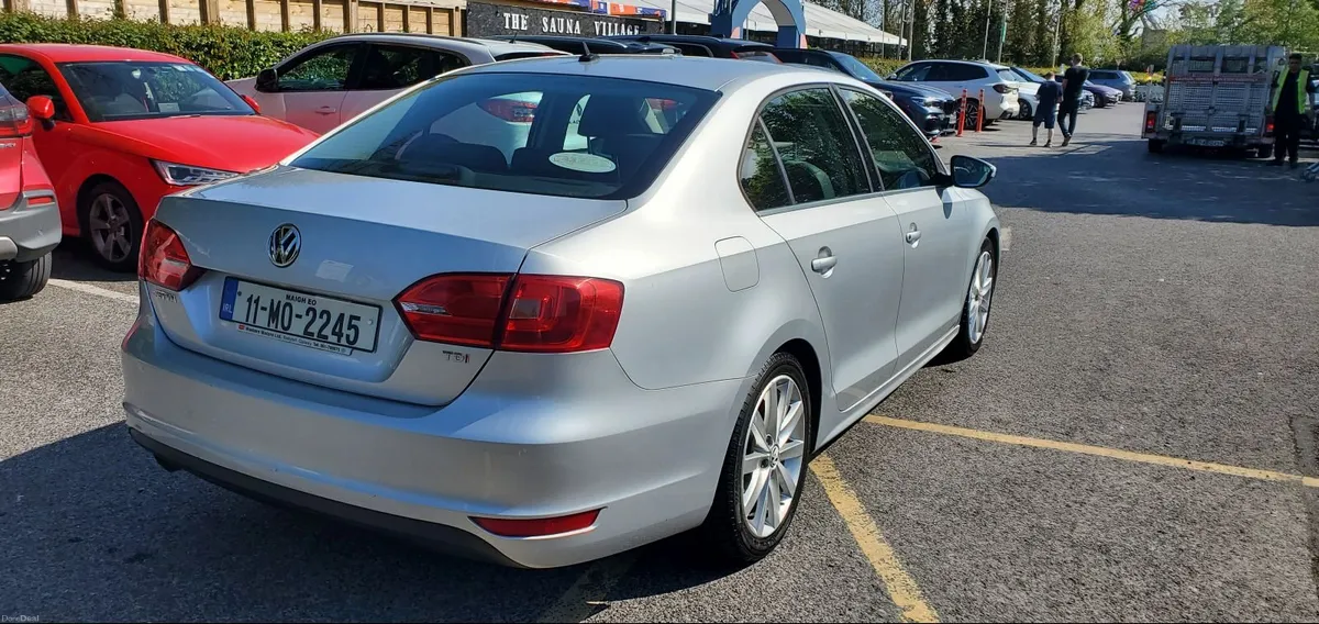 Volkswagen Jetta 2011 1.6 TDI - Image 2