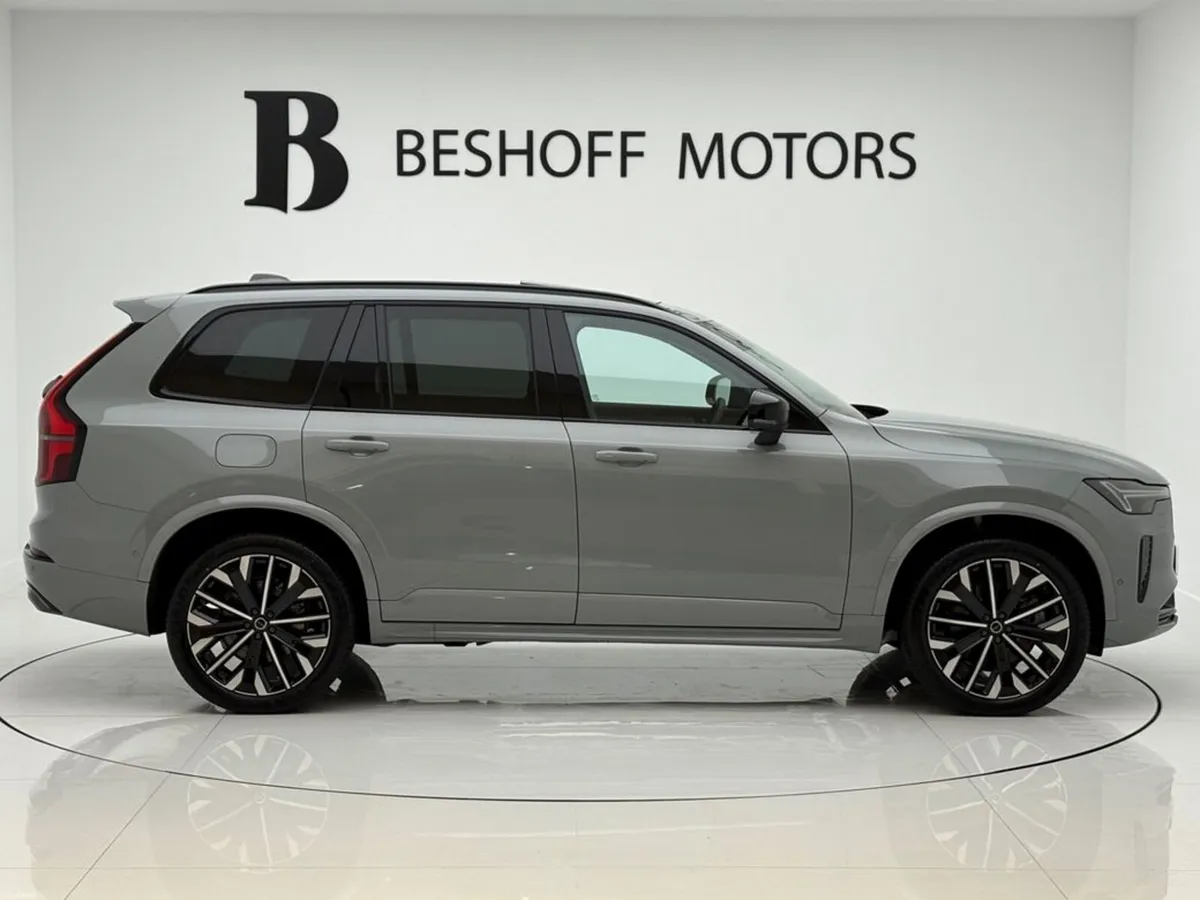 Volvo XC90 T8 PLUS PRO AWD=HUGE SAVINGS//NEW CAR// - Image 4
