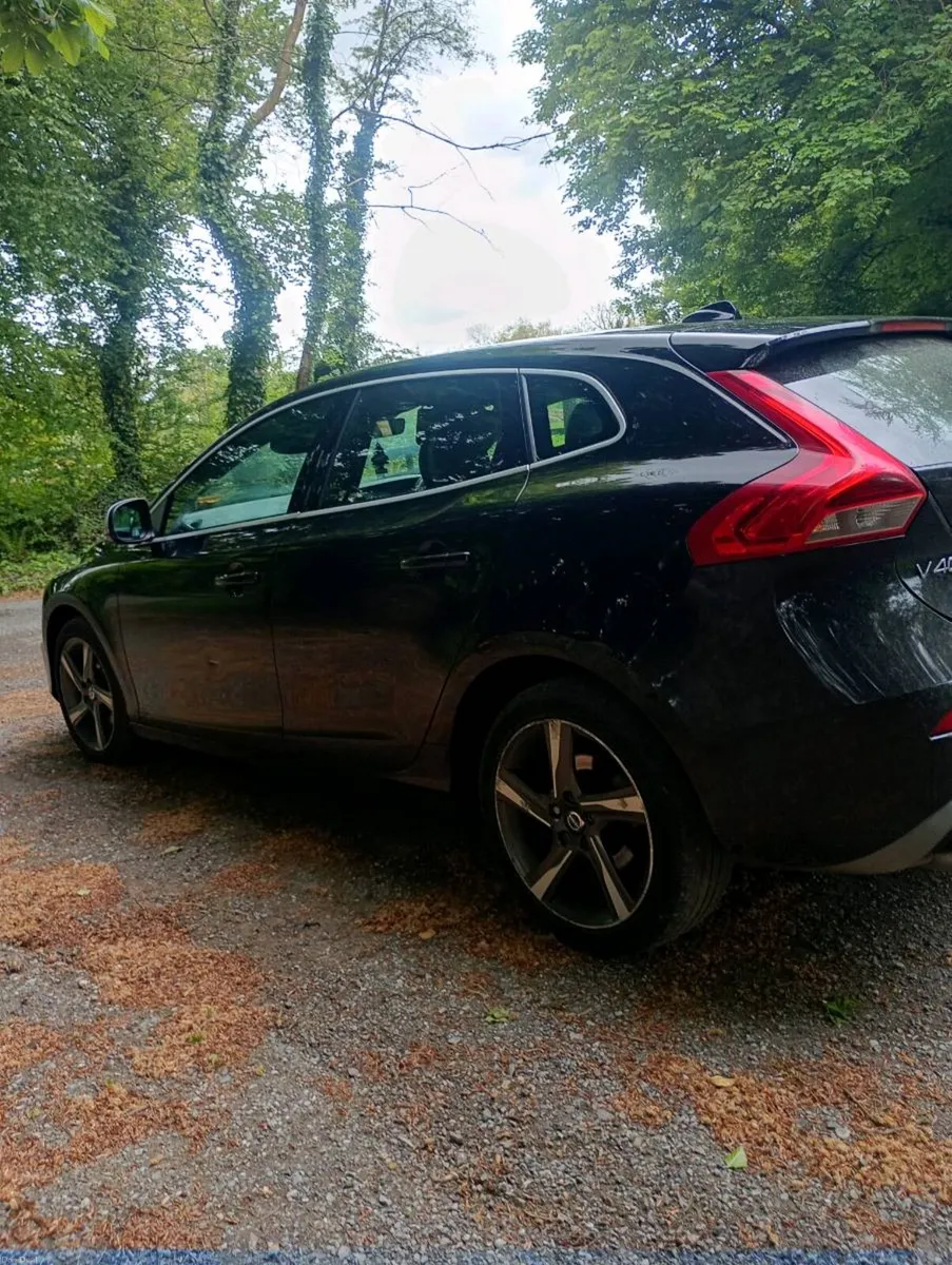 Volvo V40 - Image 4