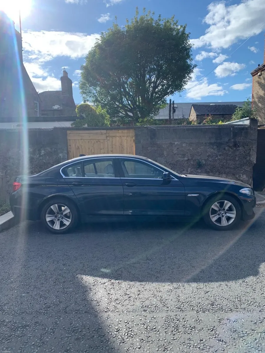 BMW 5-Series 2011 - Image 3