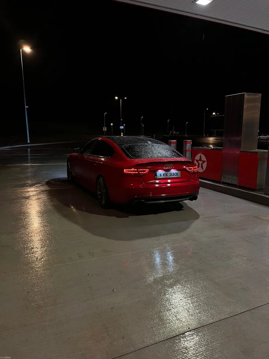 Audi a5 s line immaculate - Image 4
