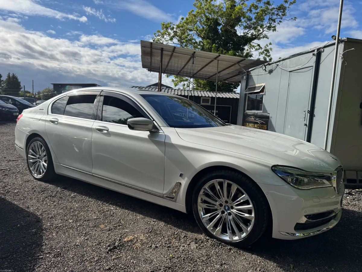 BMW 7-Series Hybrid Automatic - Image 6
