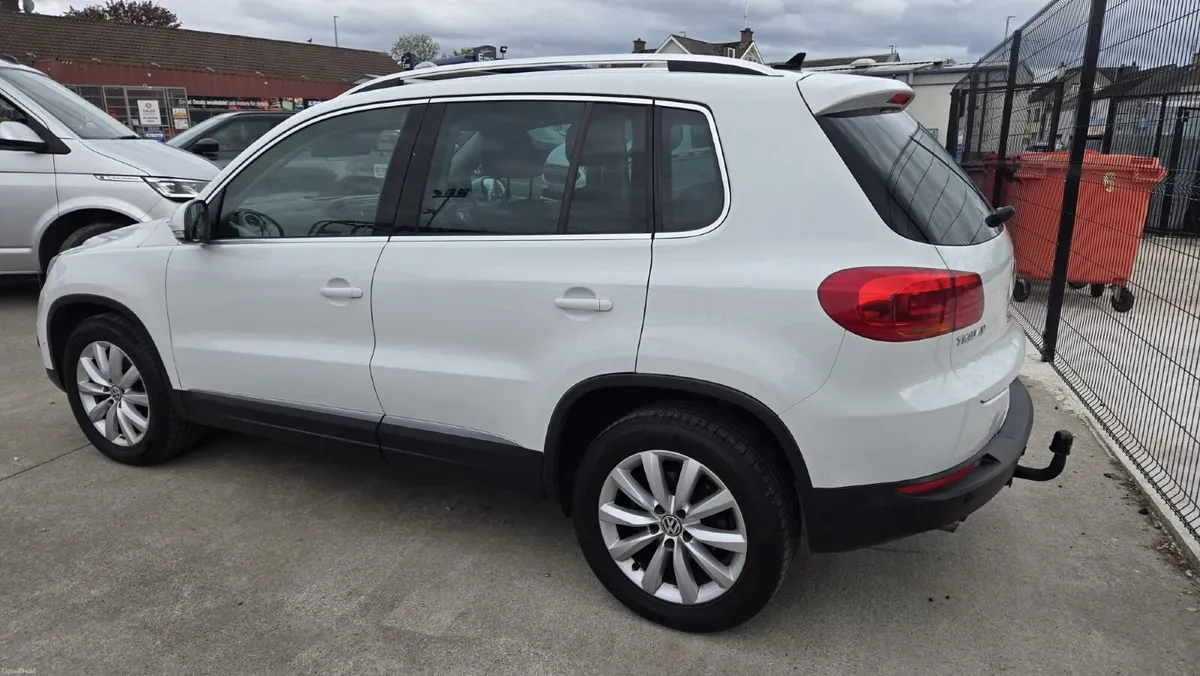 Volkswagen Tiguan 2015 - Image 2