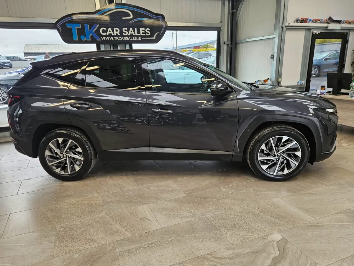 22 HYUNDAI TUCSON EXECUTIVE - Image 2