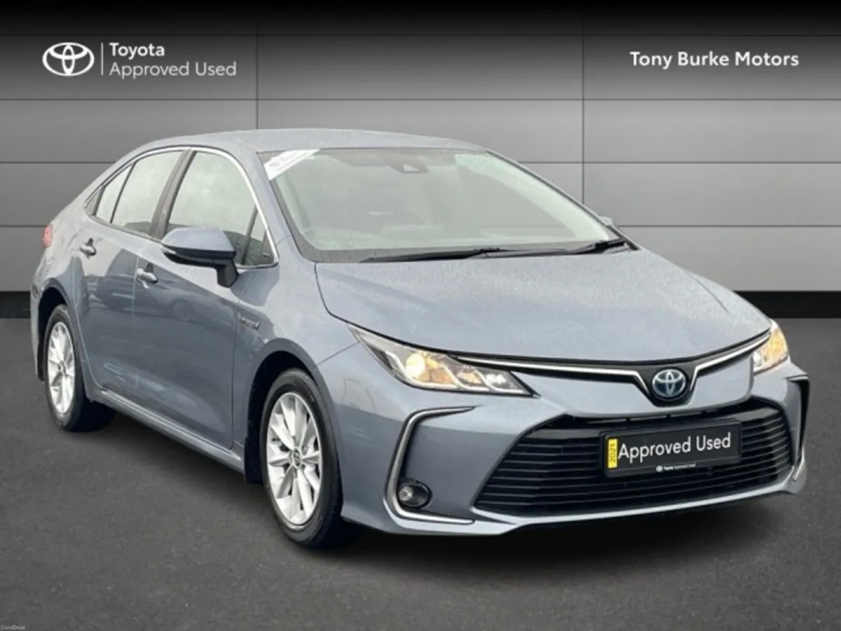 Toyota Corolla Saloon - Luna Edition - 1.8 Hybrid - Image 1